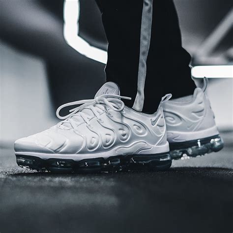 air VaporMax plus with sweatpants